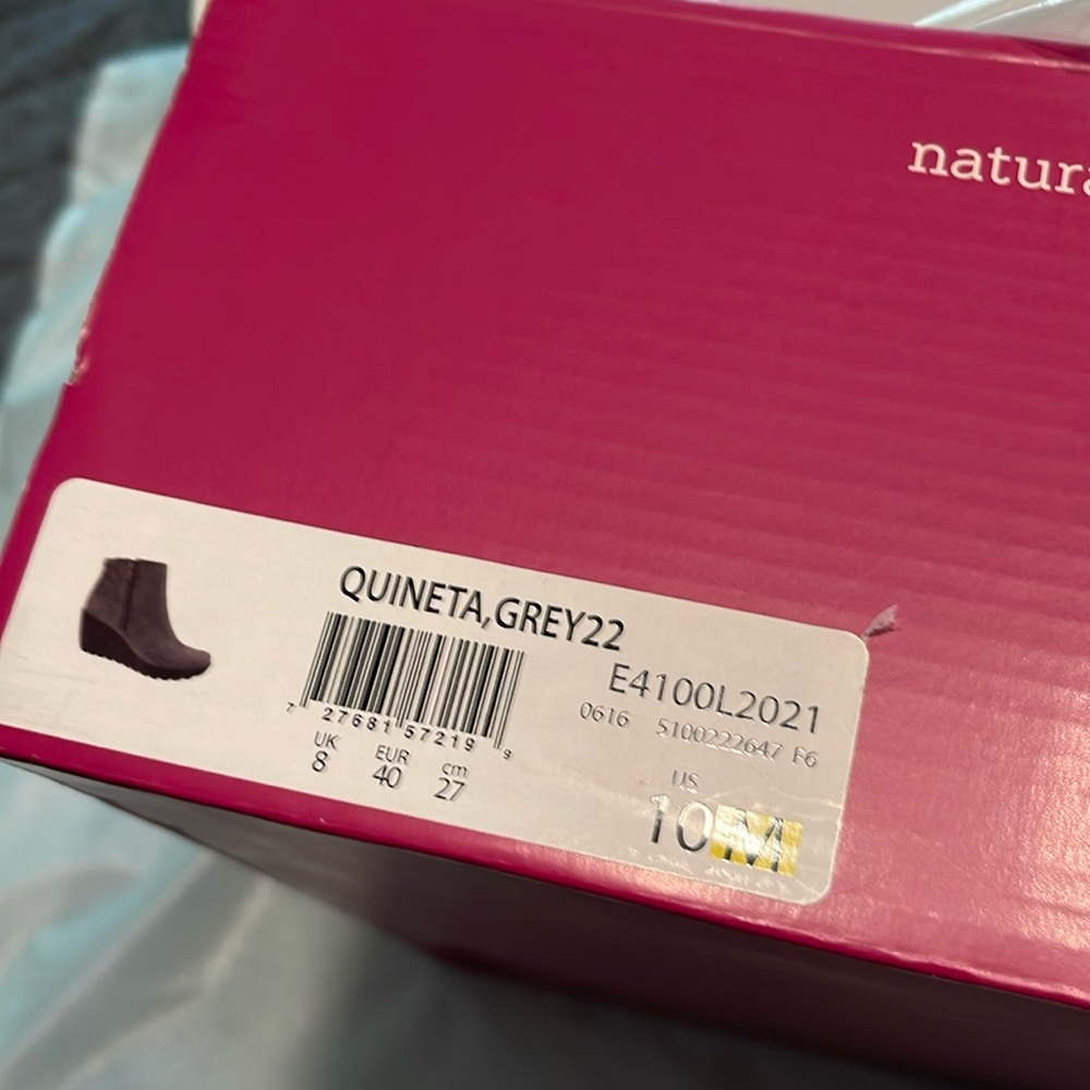 Naturalizer Women’s Quineta Leather Boot in Gray.